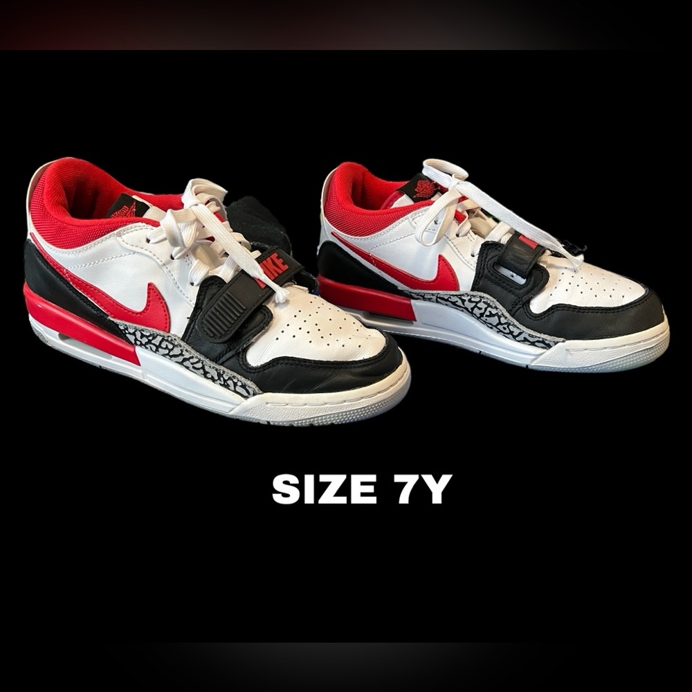 Nike Air Jordan size 7Y.